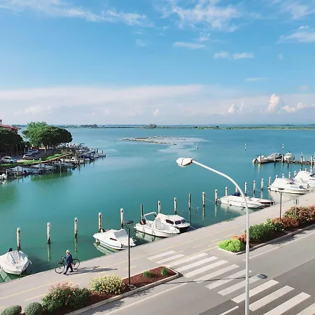 Capitol Aparthotel 4*