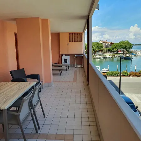 Capitol Apart Otel Grado