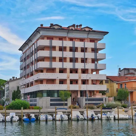 Apart Otel Capitol Grado