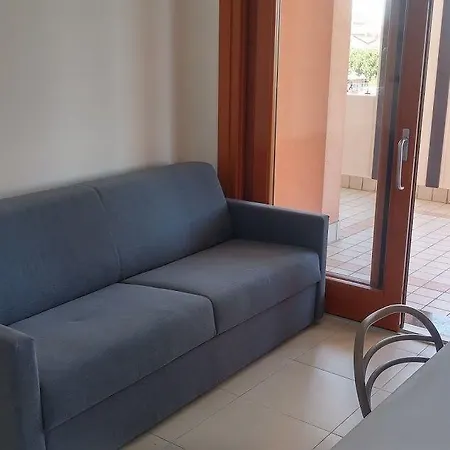 Aparthotel Capitol 4*