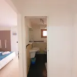 Capitol 4*