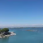 Capitol 4* Градо