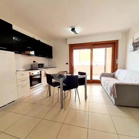 Capitol 4* Grado