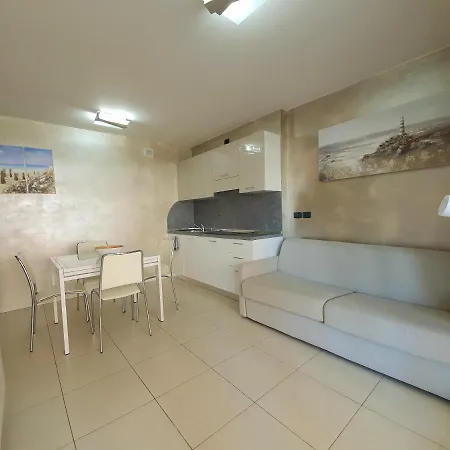 Capitol Aparthotel 4*