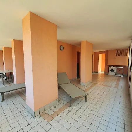 Capitol شقة فندقية 2*