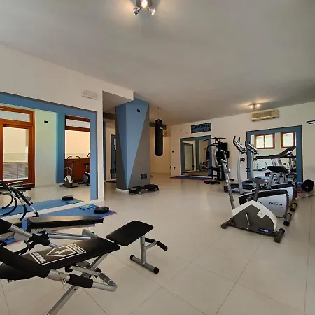 Aparthotel Capitol 4*