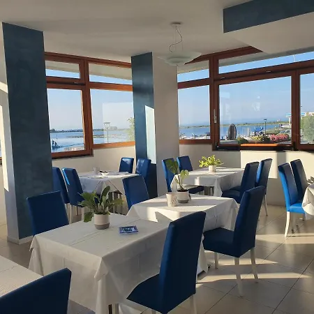 Capitol Lägenhetshotell 4*