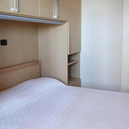 Aparthotel Capitol 4*