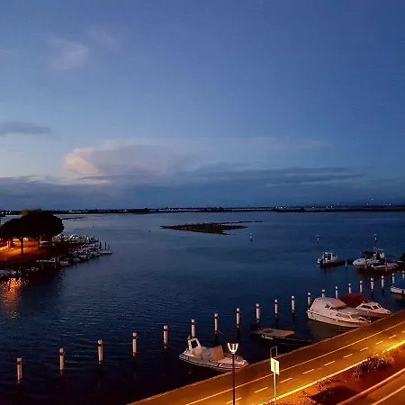 Capitol Aparthotel 4*