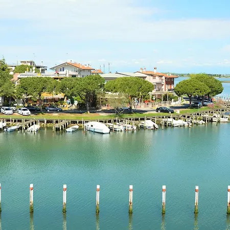 Aparthotel Capitol 4*