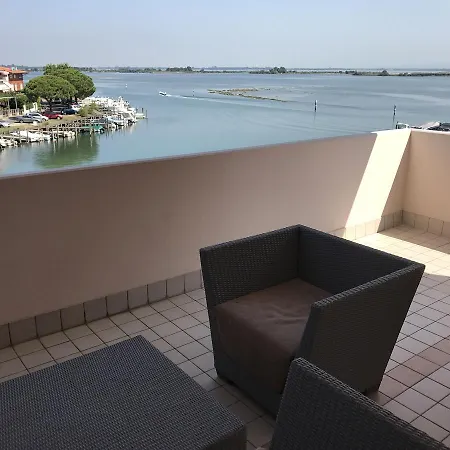 Apart-hotel Capitol 4*