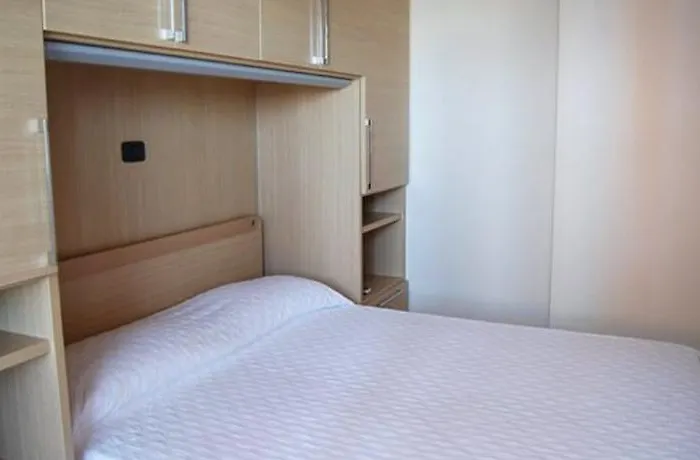 Aparthotel Capitol 4*