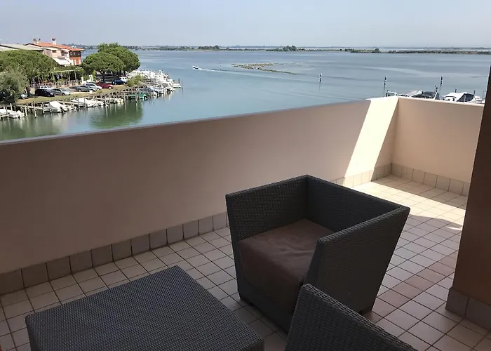 Aparthotel Capitol 4*